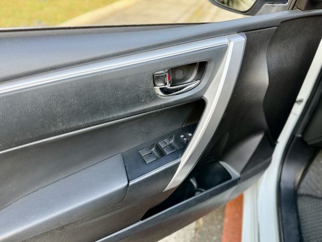 ✓大螢幕影音 ✓循跡防滑 ✓定速 ✓胎壓監控 ✓LED日行燈 ✓免鑰匙啟動 ✓LED尾燈  第13張相片