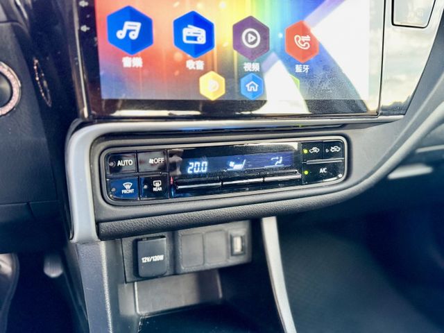 ✓大螢幕影音 ✓循跡防滑 ✓定速 ✓胎壓監控 ✓LED日行燈 ✓免鑰匙啟動 ✓LED尾燈  第15張相片
