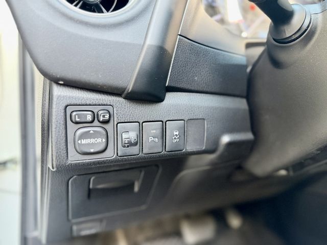 ✓大螢幕影音 ✓循跡防滑 ✓定速 ✓胎壓監控 ✓LED日行燈 ✓免鑰匙啟動 ✓LED尾燈  第16張相片