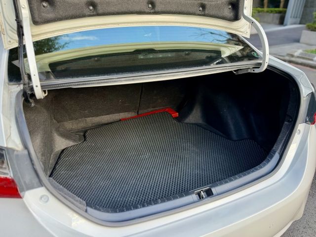 ✓大螢幕影音 ✓循跡防滑 ✓定速 ✓胎壓監控 ✓LED日行燈 ✓免鑰匙啟動 ✓LED尾燈  第19張相片