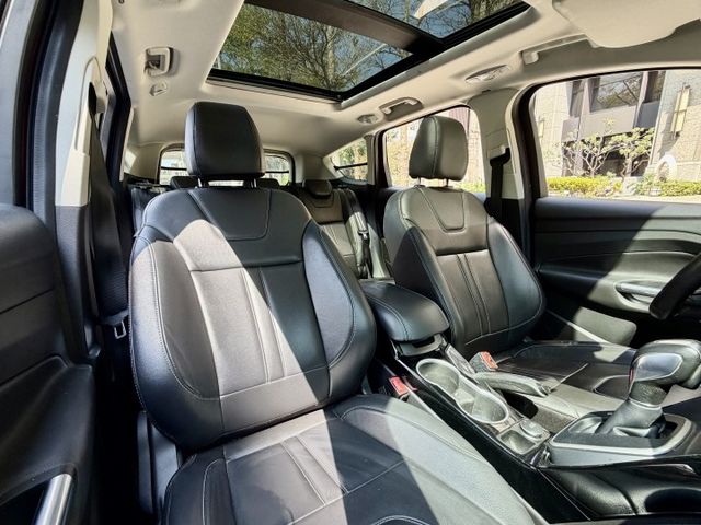 ✓柴油休旅 省油省稅 ✓盲點偵測 ✓定速 ✓電動尾門 ✓全景天窗 ✓後座出風口 ✓電動座椅  第5張相片