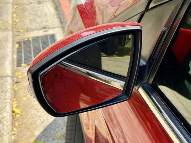 ✓柴油休旅 省油省稅 ✓盲點偵測 ✓定速 ✓電動尾門 ✓全景天窗 ✓後座出風口 ✓電動座椅  第13張相片