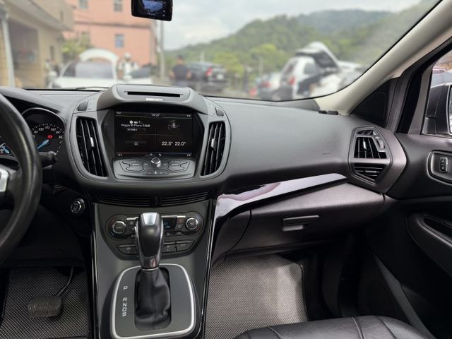 ✓循跡防滑 ✓全景天窗 ✓定速 ✓後座出風口 ✓電動座椅 ✓電動尾門  第4張相片