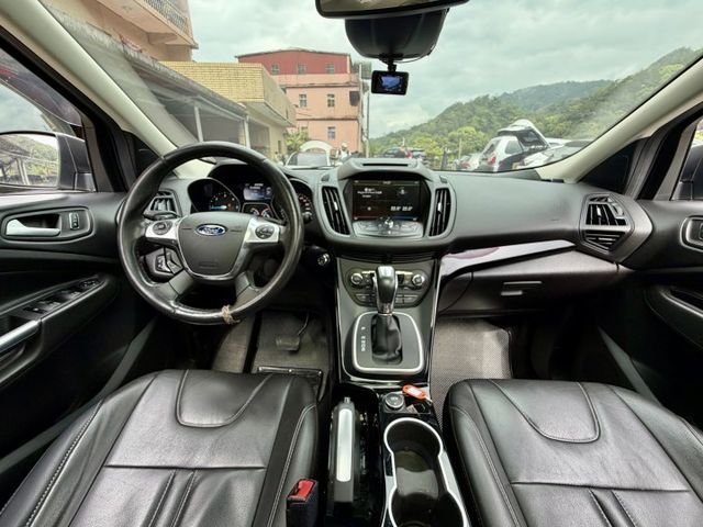 ✓循跡防滑 ✓全景天窗 ✓定速 ✓後座出風口 ✓電動座椅 ✓電動尾門  第9張相片