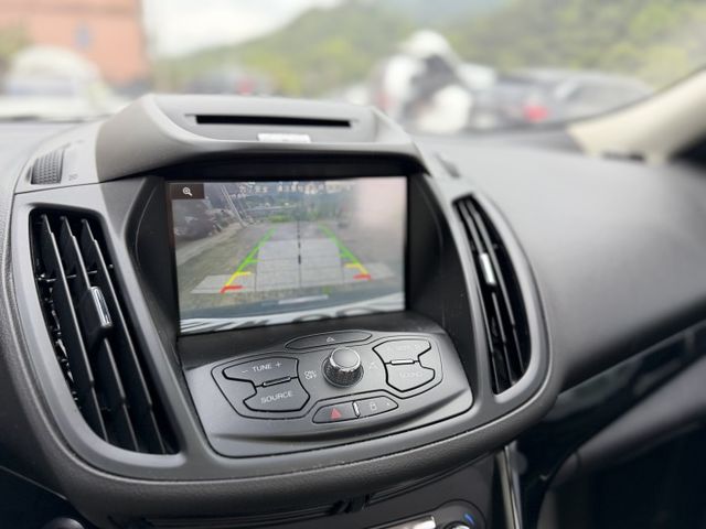 ✓循跡防滑 ✓全景天窗 ✓定速 ✓後座出風口 ✓電動座椅 ✓電動尾門  第10張相片