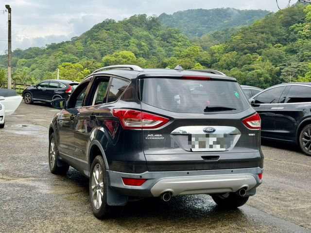 ✓循跡防滑 ✓全景天窗 ✓定速 ✓後座出風口 ✓電動座椅 ✓電動尾門  第17張相片