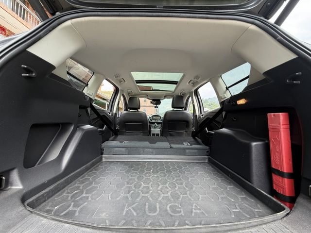 ✓循跡防滑 ✓全景天窗 ✓定速 ✓後座出風口 ✓電動座椅 ✓電動尾門  第18張相片