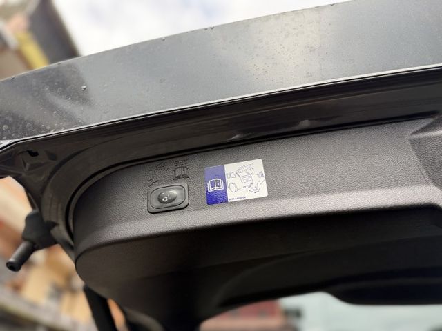 ✓循跡防滑 ✓全景天窗 ✓定速 ✓後座出風口 ✓電動座椅 ✓電動尾門  第19張相片