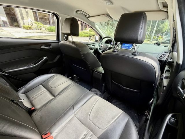 ✓四門代步車 ✓盲點偵測 ✓循跡防滑 ✓斜坡起步輔助 ✓定速 ✓ABS ✓感應頭燈 ✓倒車雷達  第7張相片