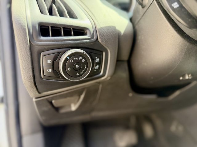 ✓四門代步車 ✓盲點偵測 ✓循跡防滑 ✓斜坡起步輔助 ✓定速 ✓ABS ✓感應頭燈 ✓倒車雷達  第12張相片