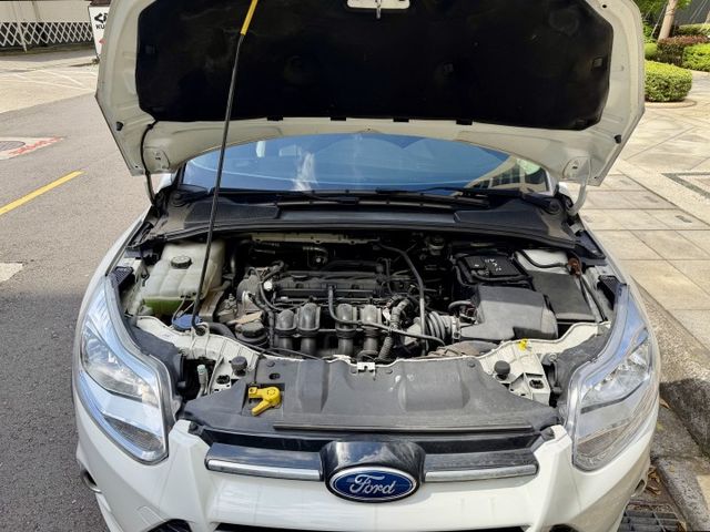 ✓四門代步車 ✓盲點偵測 ✓循跡防滑 ✓斜坡起步輔助 ✓定速 ✓ABS ✓感應頭燈 ✓倒車雷達  第18張相片