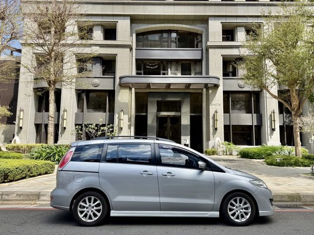 ✓七人座 ✓一家老小出遊好選擇 ✓側滑門方便上下車 ✓妥善率高 ✓三排座椅 ✓日系空間收納 ✓天窗 ✓電動座椅  第3張相片