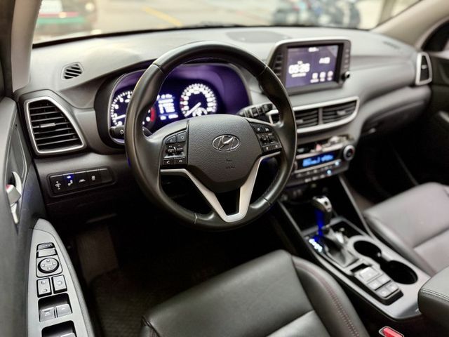 ✓盲點偵測 ✓TURBO ✓ACC主動跟車 ✓AEB自動緊急煞車 ✓胎壓監控 ✓LED頭燈 ✓後座出風口 ✓電動腰靠  第8張相片