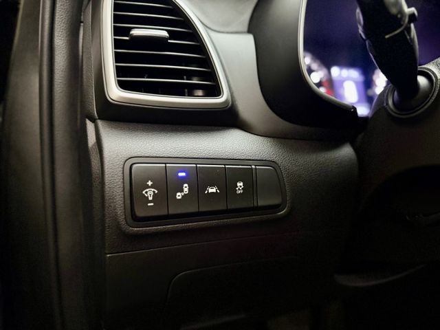 ✓盲點偵測 ✓TURBO ✓ACC主動跟車 ✓AEB自動緊急煞車 ✓胎壓監控 ✓LED頭燈 ✓後座出風口 ✓電動腰靠  第12張相片