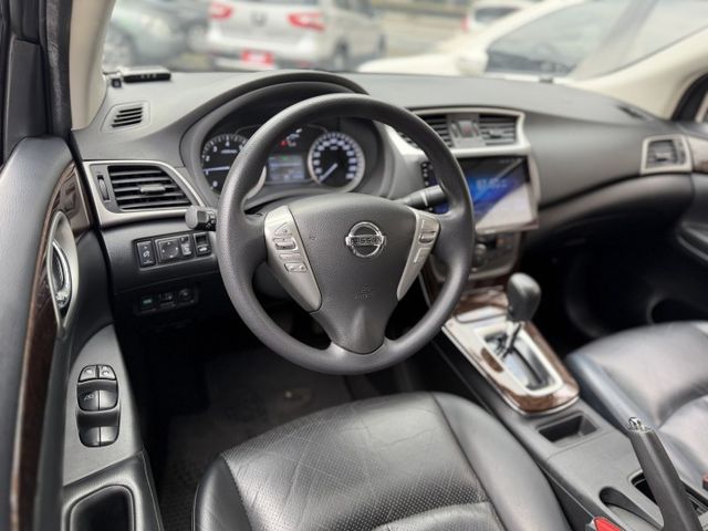 ✓史上最強中大型房車 ✓舒適座椅 ✓免鑰匙啟動 ✓定速 ✓電動折疊後視鏡 ✓光感應自動頭燈 ✓後座出風口  第3張相片