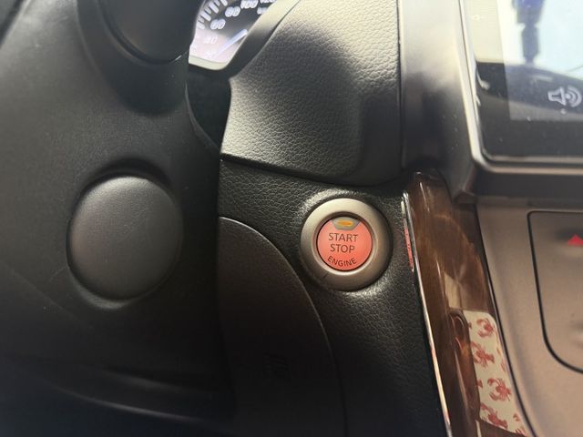 ✓史上最強中大型房車 ✓舒適座椅 ✓免鑰匙啟動 ✓定速 ✓電動折疊後視鏡 ✓光感應自動頭燈 ✓後座出風口  第11張相片