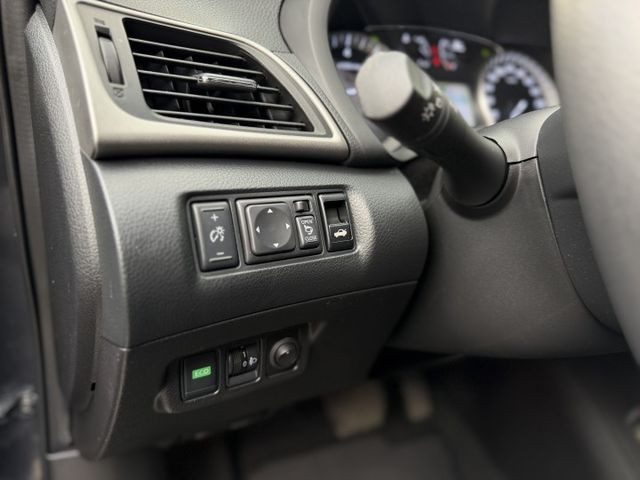 ✓史上最強中大型房車 ✓舒適座椅 ✓免鑰匙啟動 ✓定速 ✓電動折疊後視鏡 ✓光感應自動頭燈 ✓後座出風口  第13張相片