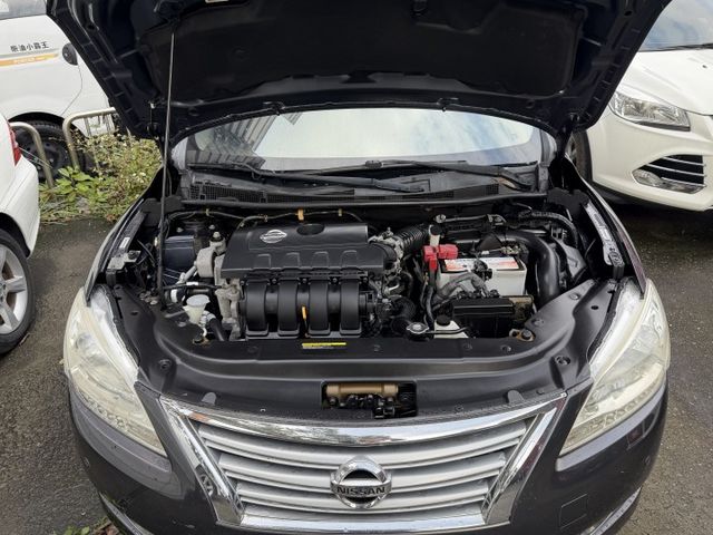 ✓史上最強中大型房車 ✓舒適座椅 ✓免鑰匙啟動 ✓定速 ✓電動折疊後視鏡 ✓光感應自動頭燈 ✓後座出風口  第17張相片