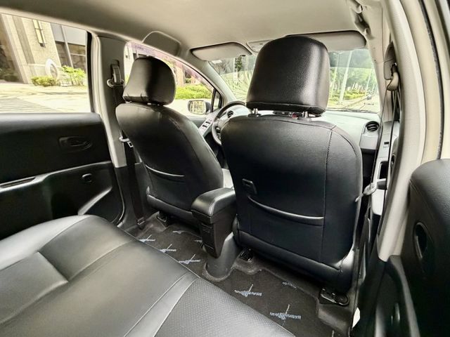 ✓省油二代小鴨 ✓超級好養 ✓靈活空間 ✓便利ISOFIX ✓妥善率高  第7張相片