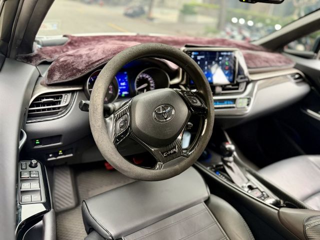 ✓AWD尊爵版 ✓雙前座電熱椅 ✓1.2超低稅金 ✓IKEY免鑰 ✓胎壓監控 ✓斜坡起步輔助 ✓電動座椅  第4張相片