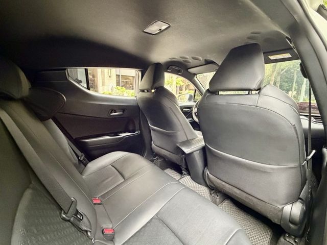 ✓AWD尊爵版 ✓雙前座電熱椅 ✓1.2超低稅金 ✓IKEY免鑰 ✓胎壓監控 ✓斜坡起步輔助 ✓電動座椅  第8張相片