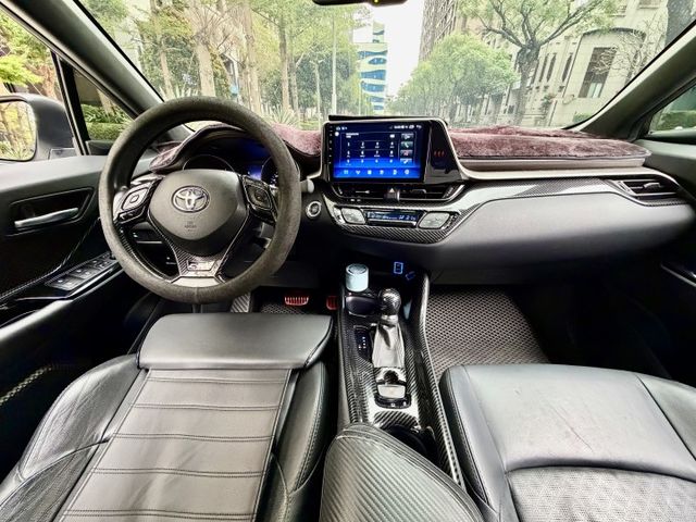 ✓AWD尊爵版 ✓雙前座電熱椅 ✓1.2超低稅金 ✓IKEY免鑰 ✓胎壓監控 ✓斜坡起步輔助 ✓電動座椅  第9張相片