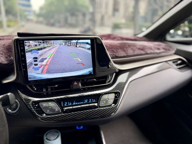 ✓AWD尊爵版 ✓雙前座電熱椅 ✓1.2超低稅金 ✓IKEY免鑰 ✓胎壓監控 ✓斜坡起步輔助 ✓電動座椅  第11張相片