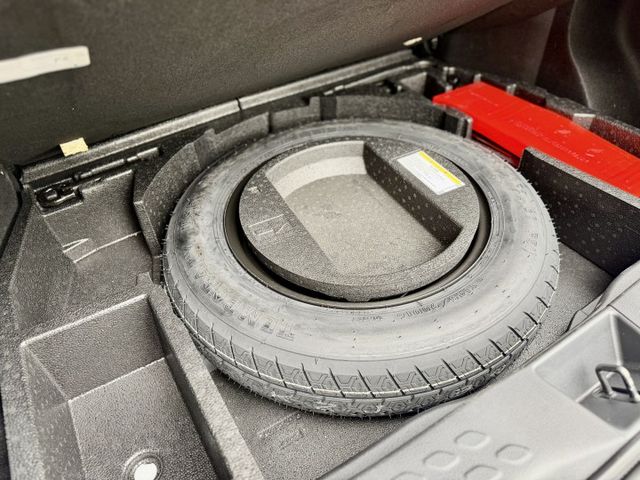 ✓AWD尊爵版 ✓雙前座電熱椅 ✓1.2超低稅金 ✓IKEY免鑰 ✓胎壓監控 ✓斜坡起步輔助 ✓電動座椅  第19張相片