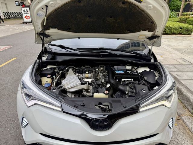 ✓AWD尊爵版 ✓雙前座電熱椅 ✓1.2超低稅金 ✓IKEY免鑰 ✓胎壓監控 ✓斜坡起步輔助 ✓電動座椅  第20張相片