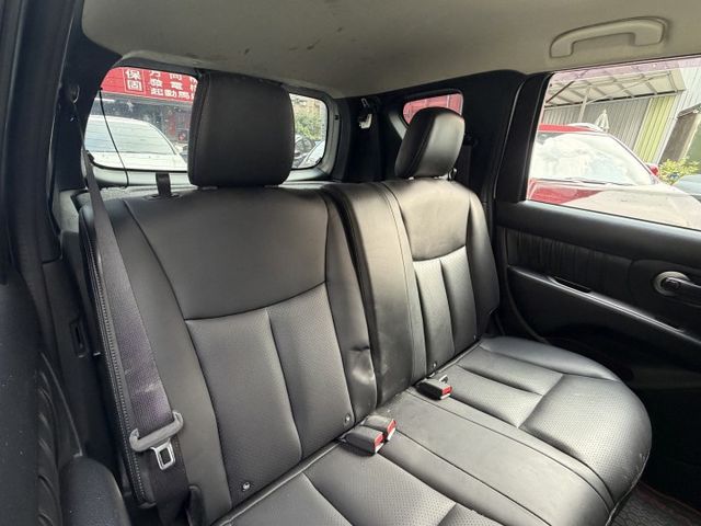 ✓小車大空間 ✓省油 ✓衛星導航 ✓車道變換輔助系統 ✓車頂行李架 ✓胎壓監控  第5張相片