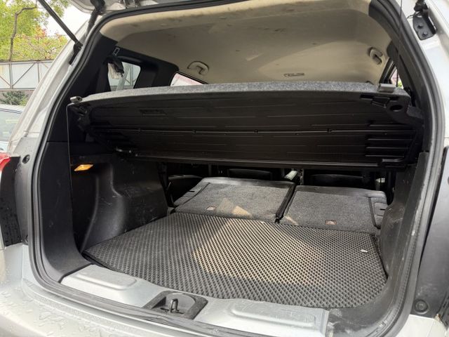 ✓小車大空間 ✓省油 ✓衛星導航 ✓車道變換輔助系統 ✓車頂行李架 ✓胎壓監控  第17張相片