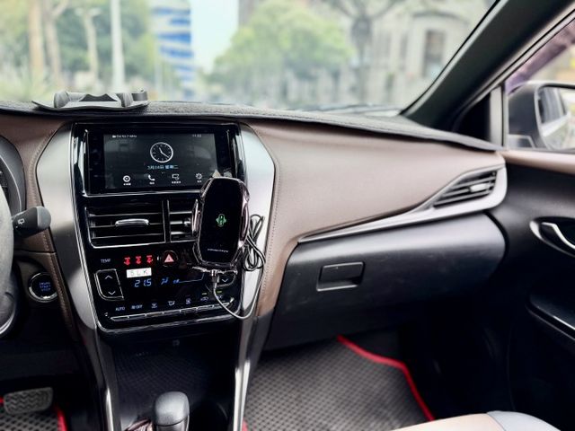 ✓最頂級S版 ✓循跡防滑 ✓AEB自動緊急煞車 ✓斜坡起步輔助 ✓LED日行燈 ✓換檔撥片  第4張相片