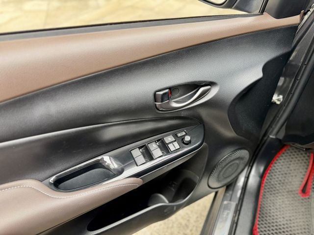 ✓最頂級S版 ✓循跡防滑 ✓AEB自動緊急煞車 ✓斜坡起步輔助 ✓LED日行燈 ✓換檔撥片  第11張相片