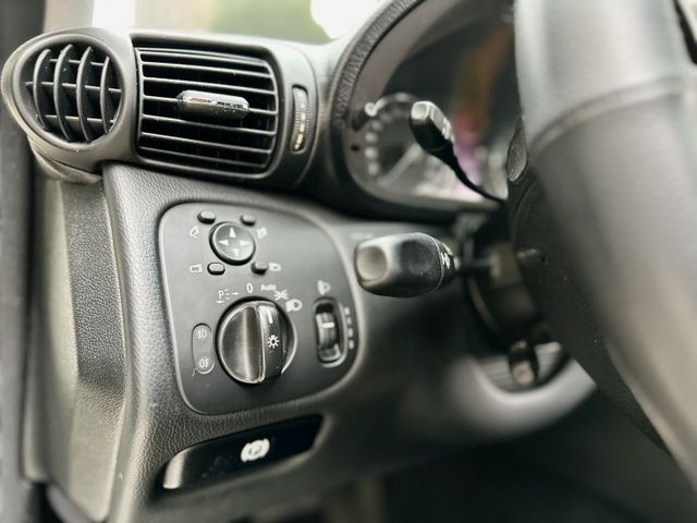 ✓里程跑少 車況良好 ✓復古車型 ✓天窗 ✓木質內飾板 質感升級 ✓足踏式煞車 不浪費空間  第12張相片