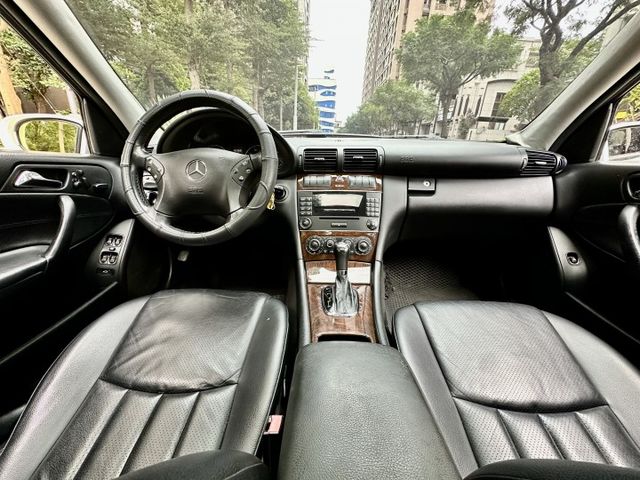 ✓里程跑少 車況良好 ✓復古車型 ✓天窗 ✓木質內飾板 質感升級 ✓足踏式煞車 不浪費空間  第14張相片