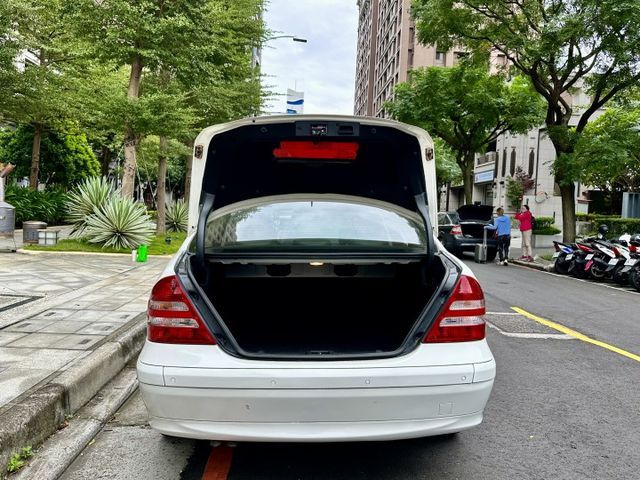 ✓里程跑少 車況良好 ✓復古車型 ✓天窗 ✓木質內飾板 質感升級 ✓足踏式煞車 不浪費空間  第18張相片