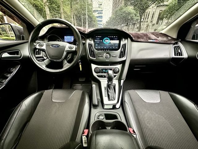 ✓2.0運動汽油版 ✓帥氣代步車 ✓五門後車廂空間大 ✓八核心安卓機 ✓恆溫空調 ✓天窗  第10張相片