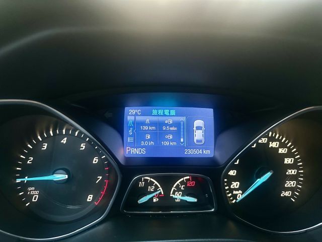 ✓2.0運動汽油版 ✓帥氣代步車 ✓五門後車廂空間大 ✓八核心安卓機 ✓恆溫空調 ✓天窗  第20張相片