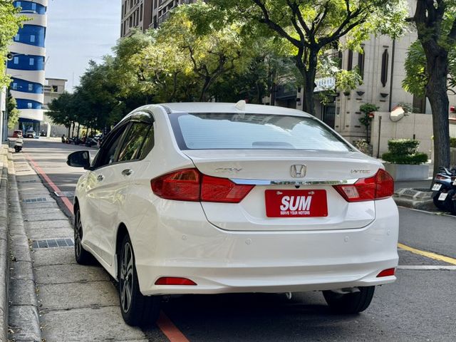 ✓CITY最頂級 ✓小車大空間 ✓全新安卓機 ✓Carplay ✓後座出風口 ✓粉塵過濾器 ✓定速 ✓換檔撥片 ✓皮椅  第17張相片
