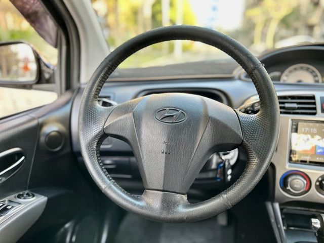 ✓小型掀背車 ✓小巧車體，寬敞多變 ✓安卓車機  第4張相片