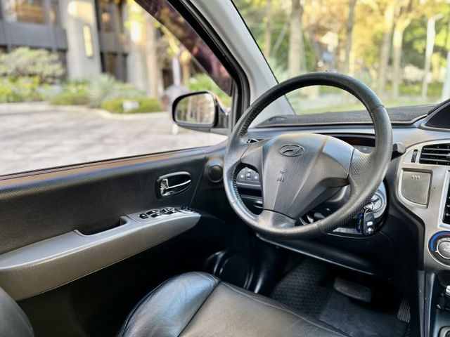 ✓小型掀背車 ✓小巧車體，寬敞多變 ✓安卓車機  第9張相片