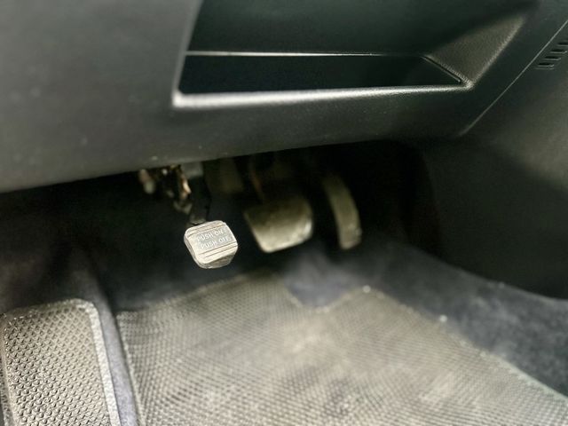 ✓一手七人座 ✓雙電動滑門 ✓360環景影像 ✓商務艙座椅 ✓定速 ✓觀賞天窗 ✓有渦輪  第14張相片