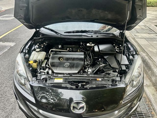 ✓熱門五門馬三 ✓IKEY免鑰啟動 ✓天窗 ✓安卓機 ✓行車記錄器 ✓電動收納後照鏡  第20張相片
