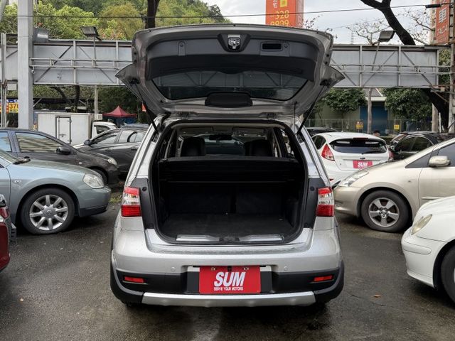 ✓小車大空間 ✓省油 ✓衛星導航 ✓車道變換輔助系統 ✓車頂行李架 ✓胎壓監控  第16張相片