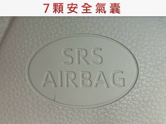 豪華版/全車原鈑件/原廠保養/7安/ACC/Car Play/導航/恆溫空調/四條輪胎近全新/YES認證/里程保證  第13張相片