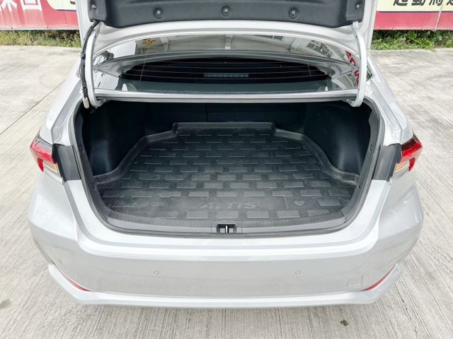 豪華版/全車原鈑件/原廠保養/7安/ACC/Car Play/導航/恆溫空調/四條輪胎近全新/YES認證/里程保證  第17張相片
