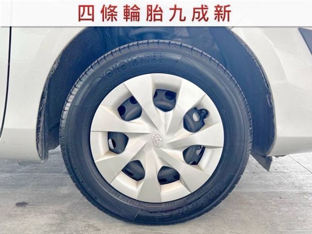 全車原鈑件/Car Play/導航/倒車影像/前雷達/後視鏡方向燈/四條輪胎九成新/YES認證/里程保證  第14張相片