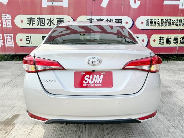 全車原鈑件/Car Play/導航/倒車影像/前雷達/後視鏡方向燈/四條輪胎九成新/YES認證/里程保證  第16張相片