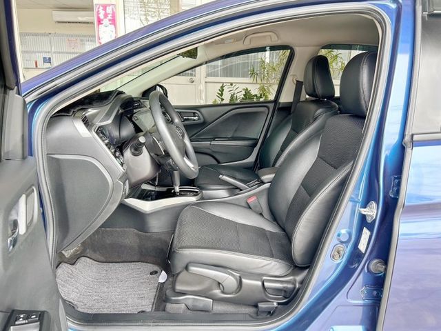 VTI-S版/僅跑7萬/全車原鈑件/原廠保養/衛星導航/倒車影像/四條米其林輪胎九成新/YES認證/里程保證  第5張相片