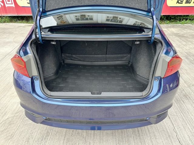 VTI-S版/僅跑7萬/全車原鈑件/原廠保養/衛星導航/倒車影像/四條米其林輪胎九成新/YES認證/里程保證  第17張相片